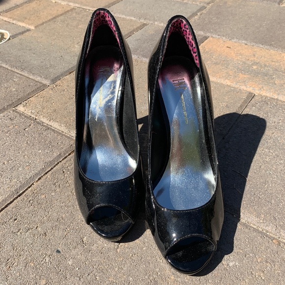 Shoes - Picture 3 of 3